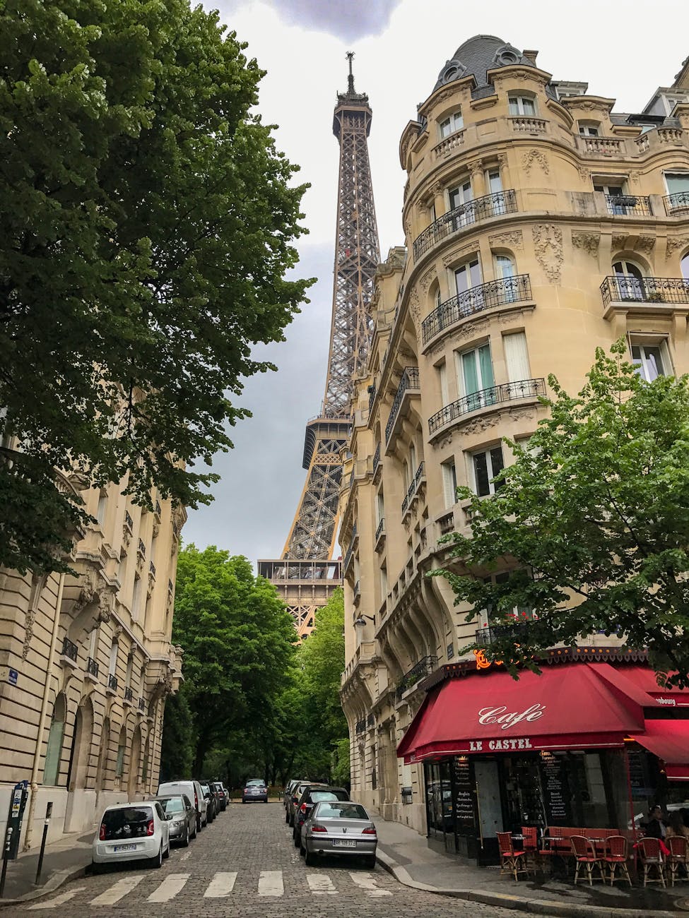 eiffel tower street view in paris france